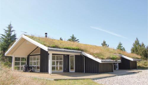 Three-Bedroom Vacation Home 