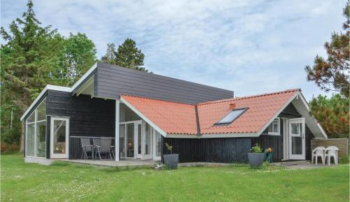Three-Bedroom Vacation Home 