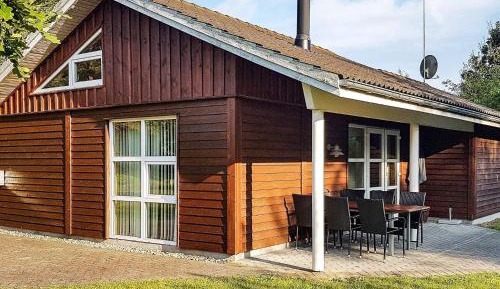 Three-Bedroom Vacation Home 