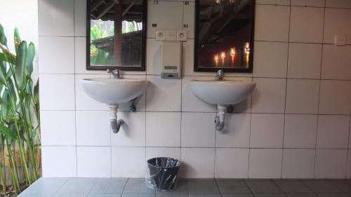 Double or Twin Room with Shared Bathroom