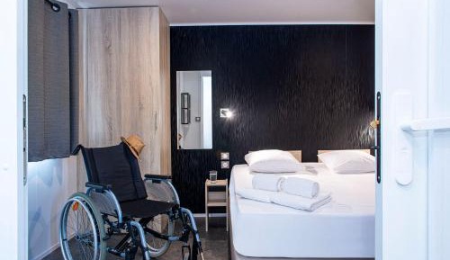 Two-Bedroom Cottage (4 People) - Disability Access