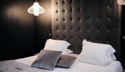 Junior Suite with Pool View