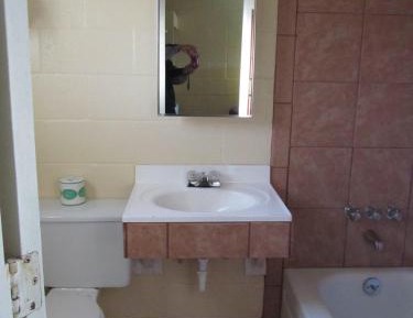 1 Queen Bed - Non-Smoking