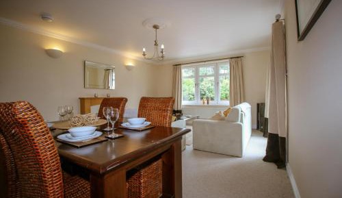 Two-Bedroom Apartment - 3H Abbotsford