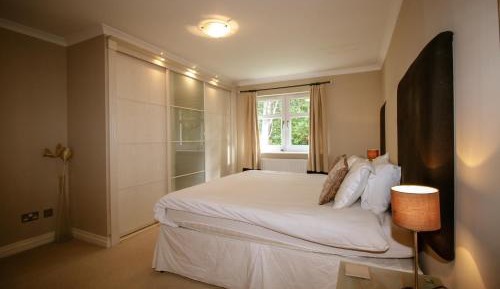 Two-Bedroom Apartment - 4E Hopetoun