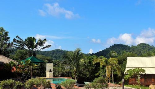Bungalow with Garden View