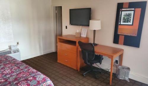 Standard King Room - Non-Smoking 