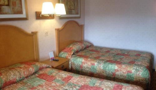  Deluxe Queen Room with Two Queen Beds