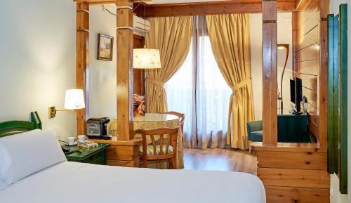 Twin Room with Spa Access