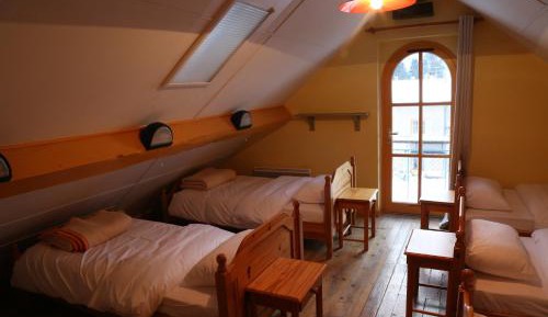 Family Room with Mountain View