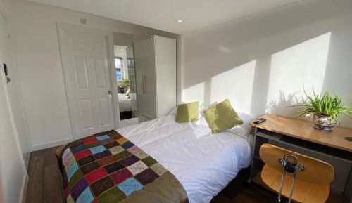 Deluxe Double Room with Shower