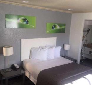 Queen Room - Disability Access