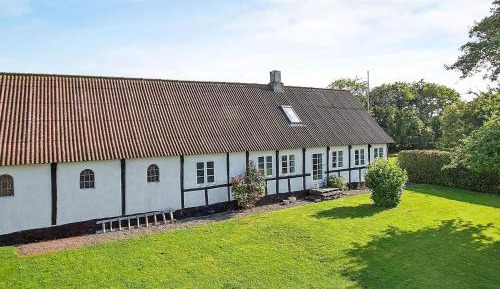 Three-Bedroom Vacation Home 