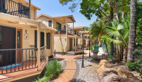 Two-Bedroom Holiday Home (Two-Story) - Macaw Mansion