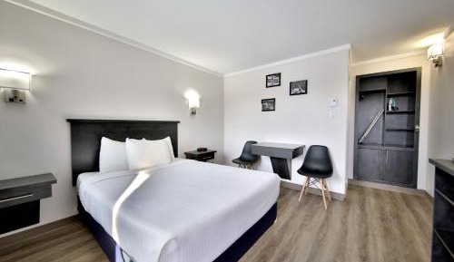 Standard Room, 1 Queen Bed
