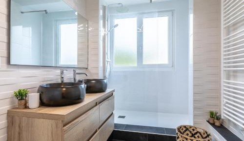 Apartment with Mountain View