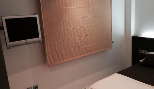 Standard One-Bedroom Apartment (1-2 Adults)