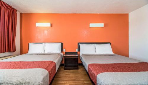 Queen Room with Two Queen Beds - Non-Smoking