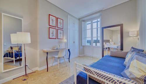 Superior Twin Room with City View