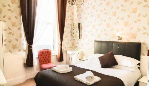 #9 Family Room Ensuite