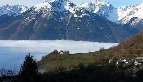 Double or Twin Room with Mountain View