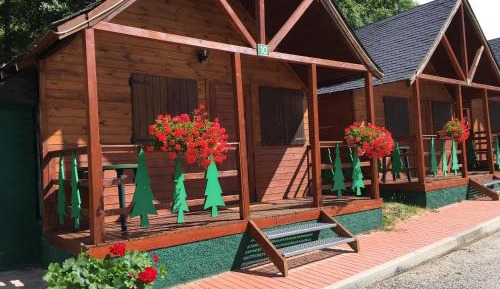 Two-Bedroom Bungalow (6 Adults)