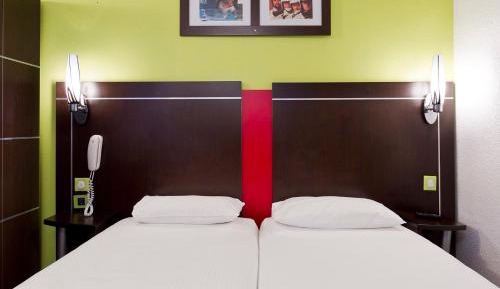 Twin Room with Access to Sauna included