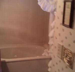 Queen Room with Spa Bath