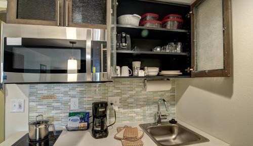 One-Bedroom King Suite