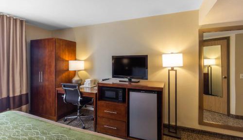 Deluxe King Room - Non-Smoking