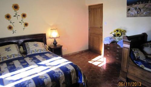 Triple Room with Exterior Bathroom (2 Adults + 1 Child)