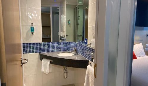 Standard Room with Free Hot Breakfast