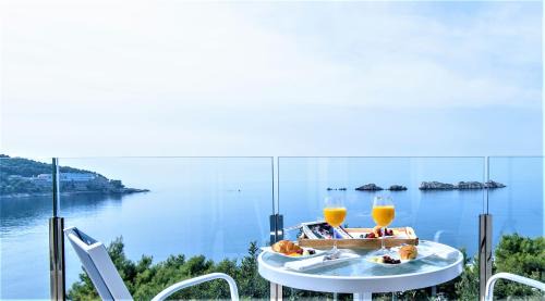 Luxury Sea View Room with Balcony