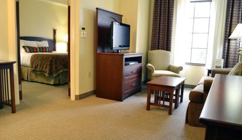 Standard Suite - Non-Smoking