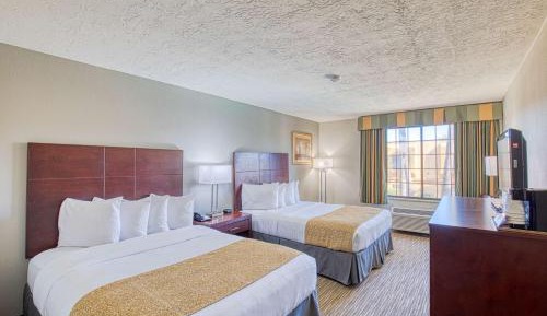 Queen Room with Two Queen Beds - Non-Smoking