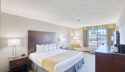 King Room - Pool View