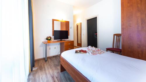 Standard Single Room with Balcony