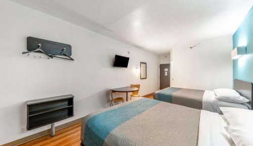 2 Queen Beds | Non-Smoking