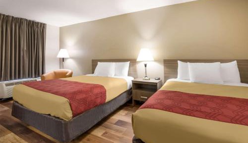 Queen Room with Two Queen Beds - Non-Smoking