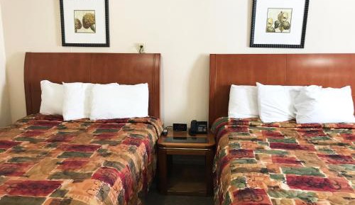Deluxe Queen Room