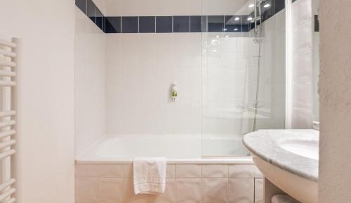 One-Bedroom Apartment (4 Adults)