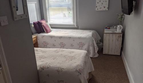 Double or Twin Room with Bathroom