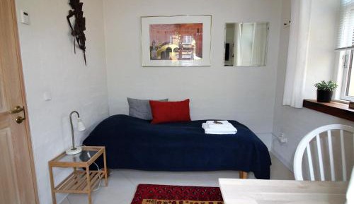 Single Room with Shared Bathroom