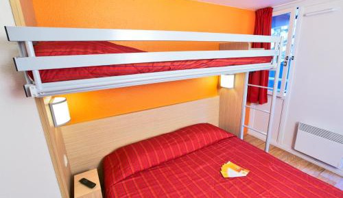 Triple Room (1 Double Bed + 1 Single Bed)