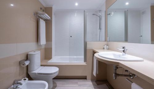 Double or Twin Room with Parking