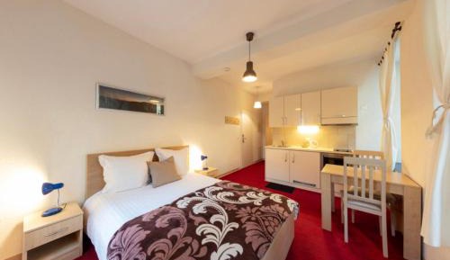 Studio (2 Adults)