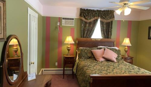 Queen Room