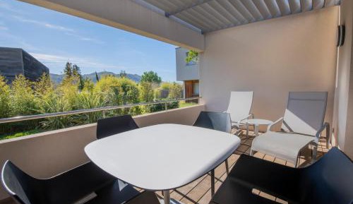 Studio with Terrace