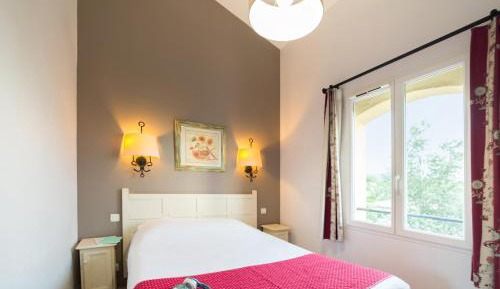 Two-Bedroom Duplex House with Terrace (6 People)