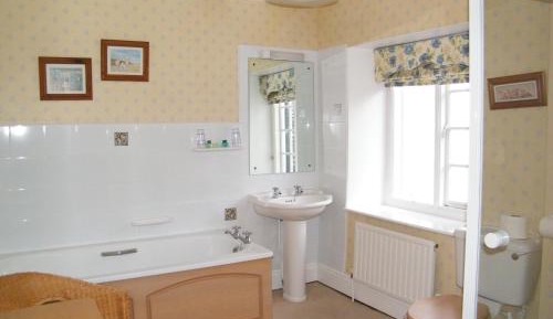 Family Room (2 Adults + 1 Child)